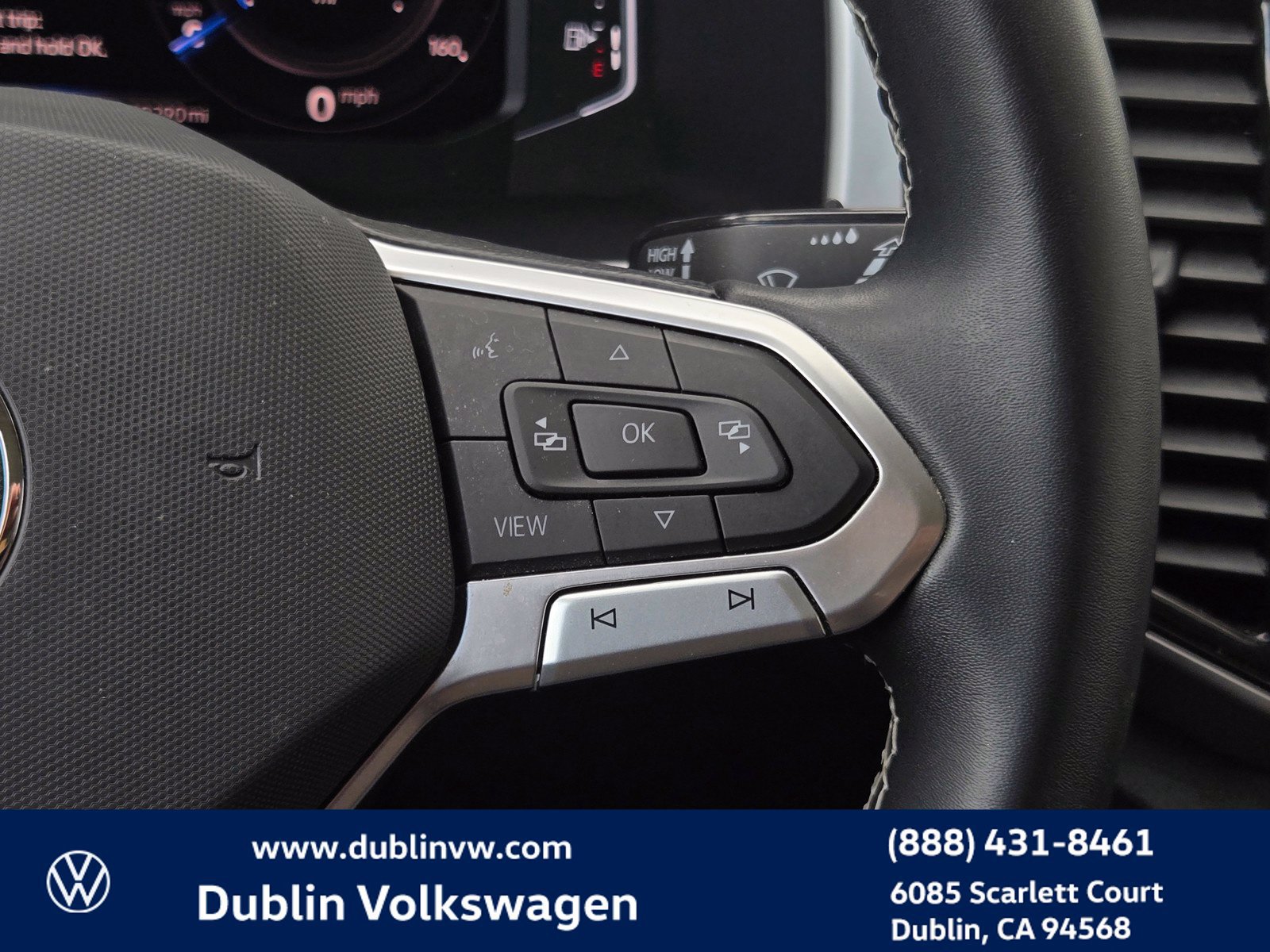 Used 2023 Volkswagen Atlas SE w/ Panoramic Sunroof Package FWD image 22