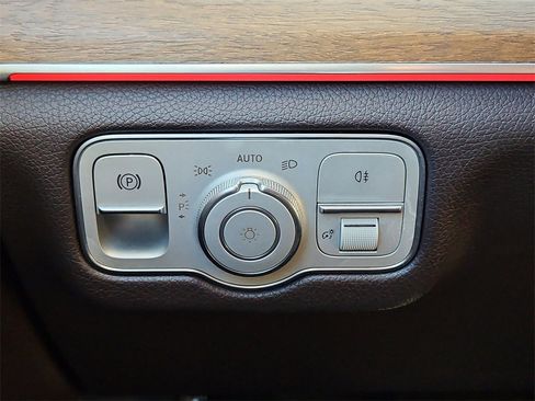 Used 2020 Mercedes-Benz GLE 450 4MATIC w/ Premium Package image 18