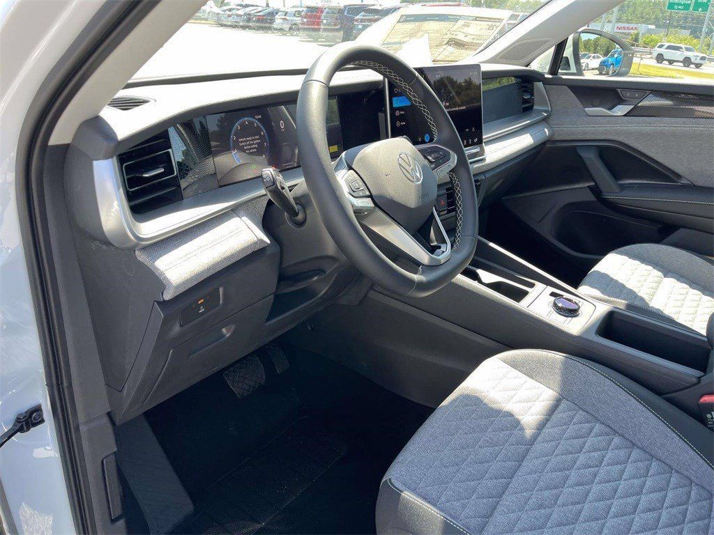 Certified 2025 Volkswagen Tiguan S FWD image 17