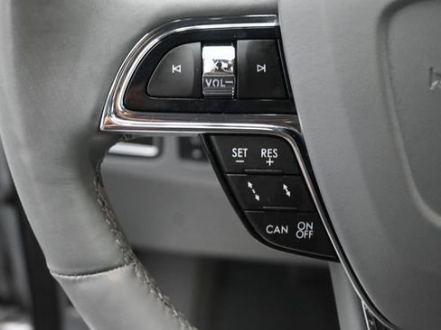 Used 2020 Lincoln Navigator Reserve w/ Luxury Package AWD/4WD image 12