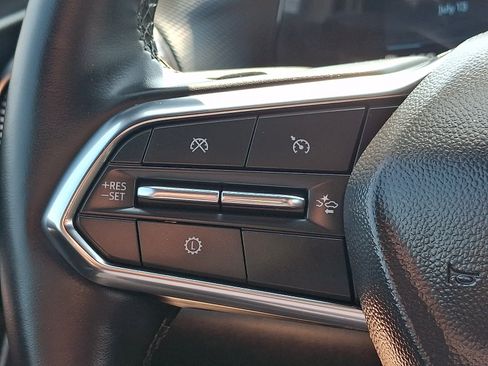 Used 2026 Chevrolet Equinox LT w/ Convenience Package II FWD image 20