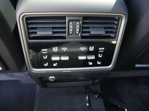 New 2026 Porsche Cayenne Turbo AWD/4WD image 30