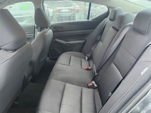 Used 2024 Nissan Altima 2.5 SV image 17