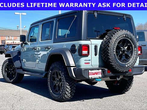 Used 2023 Jeep Wrangler Unlimited w/ Cold Weather Group AWD/4WD image 9