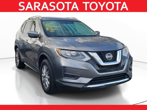 Used 2018 Nissan Rogue SV image 1