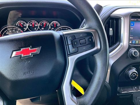 Used 2020 Chevrolet Silverado 1500 LT w/ LT Value Package AWD/4WD image 15