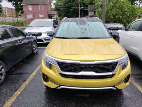 Used 2023 Kia Seltos S AWD/4WD image 2