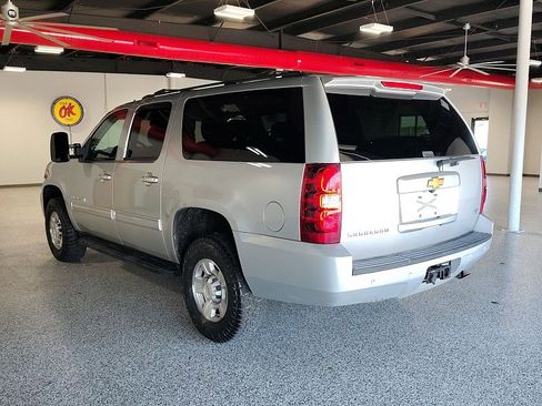 Used 2012 Chevrolet Suburban 2500 LS w/ Convenience Package 1 AWD/4WD image 3