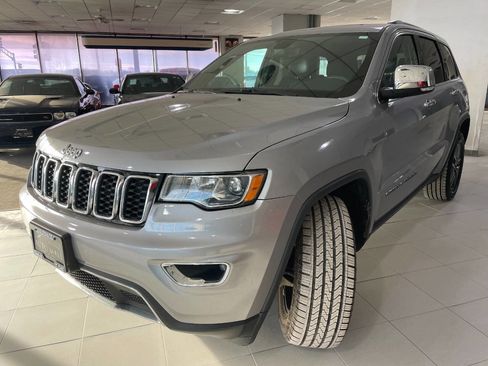 Used 2019 Jeep Grand Cherokee Limited w/ Trailer Tow Group IV image 3