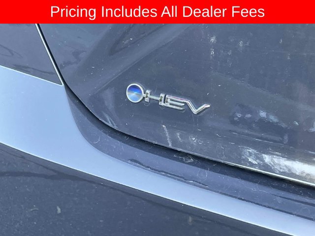 Used 2025 Toyota Camry LE FWD image 5