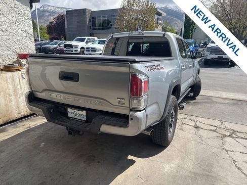 Used 2020 Toyota Tacoma TRD Off-Road w/ Technology Package RWD image 7
