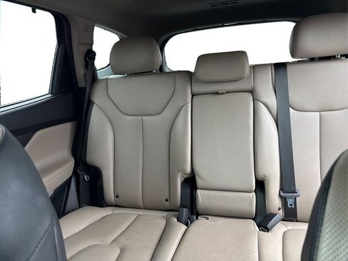 Used 2020 Hyundai Santa Fe Limited image 13