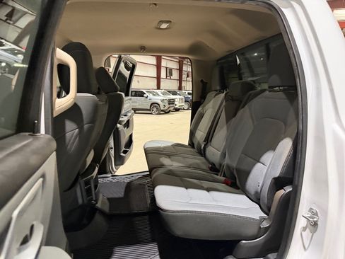 Used 2019 RAM 1500 Big Horn RWD image 18