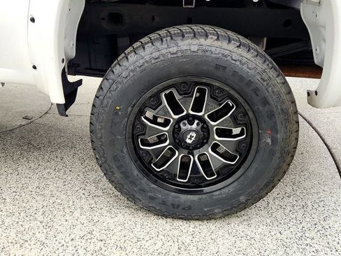 Used 2022 Chevrolet Silverado 1500 RST w/ Safety Package AWD/4WD image 9