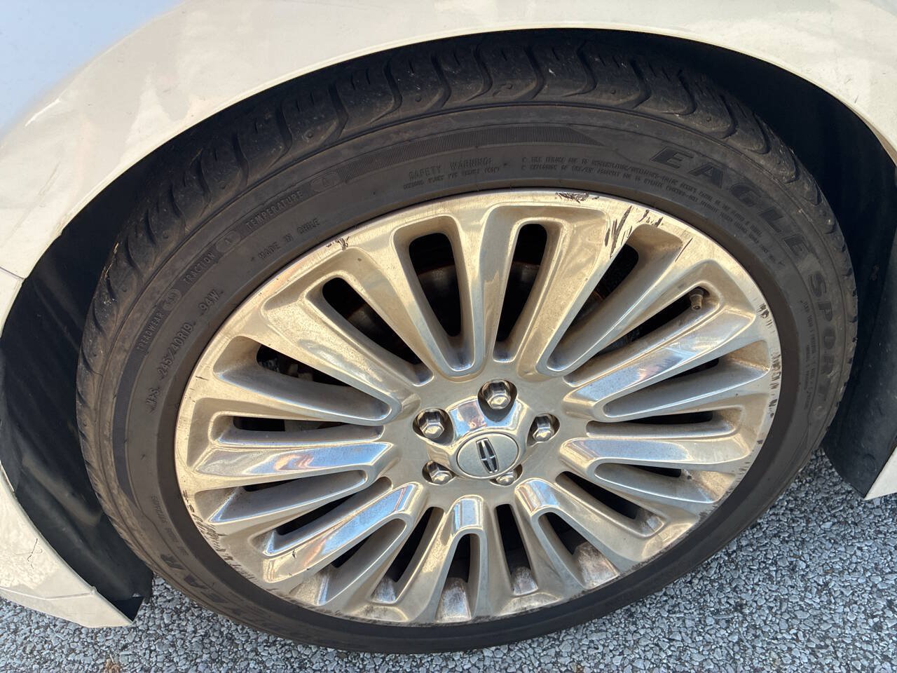 Used 2013 Lincoln MKZ FWD image 24