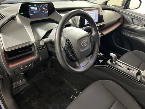 Used 2025 Toyota Prius Plug-In Hybrid FWD image 12