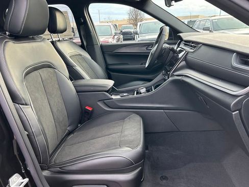 New 2025 Jeep Grand Cherokee 4WD image 25