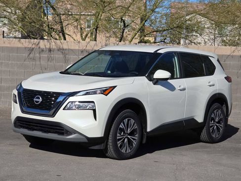 Used 2023 Nissan Rogue SV image 5