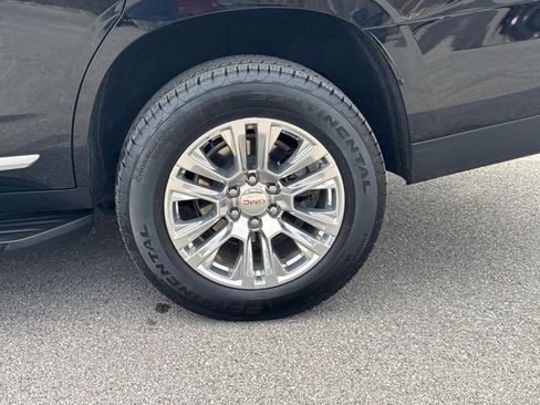 Certified 2025 GMC Yukon Denali AWD/4WD image 9