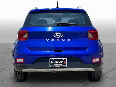 Used 2024 Hyundai Venue SEL FWD image 5