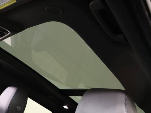 Used 2026 Land Rover Range Rover Velar Dynamic SE image 15