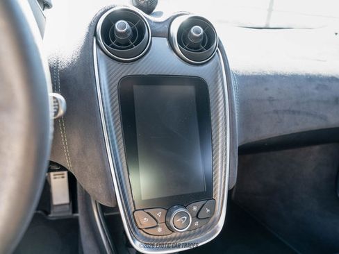 Used 2018 McLaren 570S Spider image 28