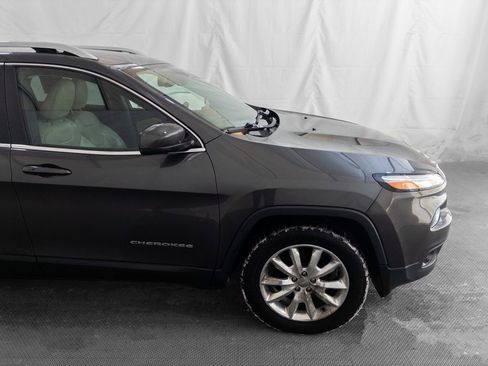 Used 2016 Jeep Cherokee Limited w/ Luxury Group image 7
