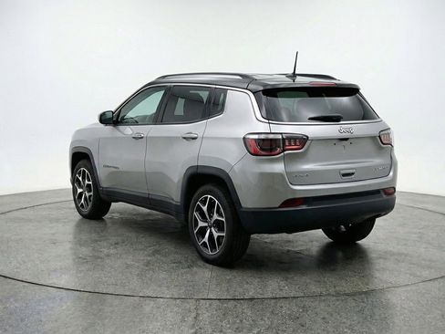 Used 2025 Jeep Compass Limited AWD/4WD image 6