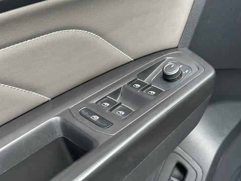 Used 2023 Volkswagen Atlas Cross Sport SEL R-Line image 21