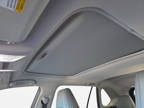 Used 2023 Toyota RAV4 XLE Premium FWD image 29