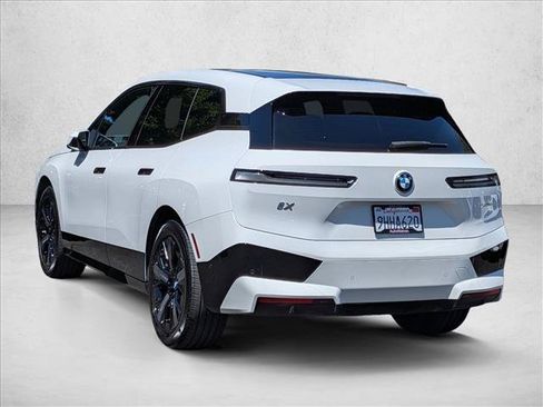 Used 2024 BMW iX xDrive50 w/ Sport Package AWD/4WD image 8