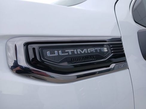 New 2026 GMC Sierra 1500 Denali Ultimate w/ LPO, Black Badging Package image 11