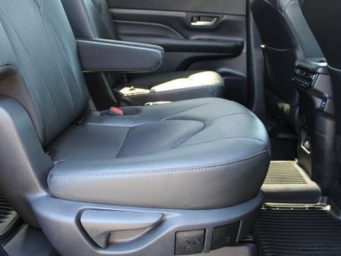 Certified 2025 Toyota Grand Highlander FWD image 23