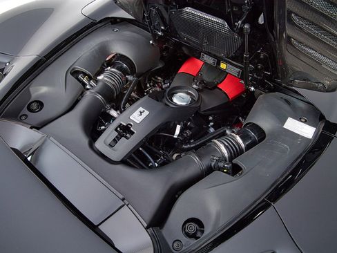 Certified 2021 Ferrari F8 Tributo RWD image 34