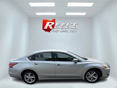 Used 2015 Nissan Altima 2.5 SV FWD image 25