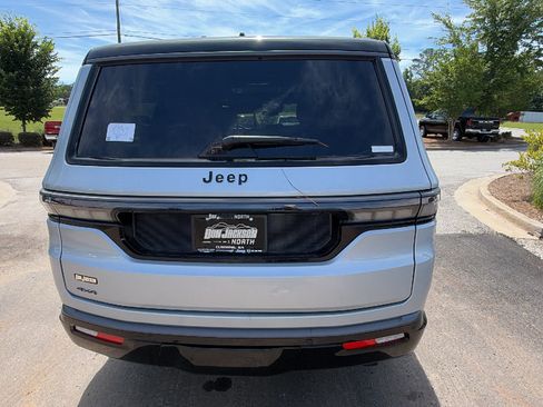 New 2026 Jeep Grand Wagoneer Summit AWD/4WD image 9