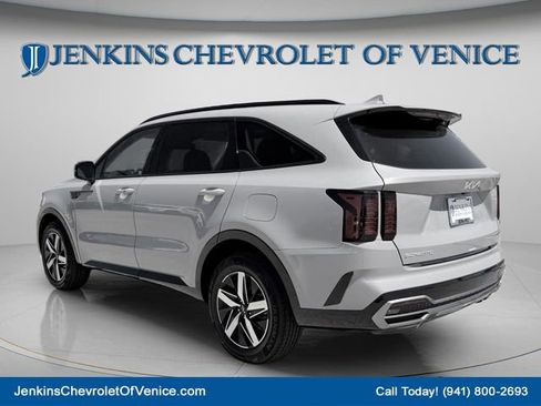 Used 2023 Kia Sorento EX w/ Panoramic Sunroof Package FWD image 7