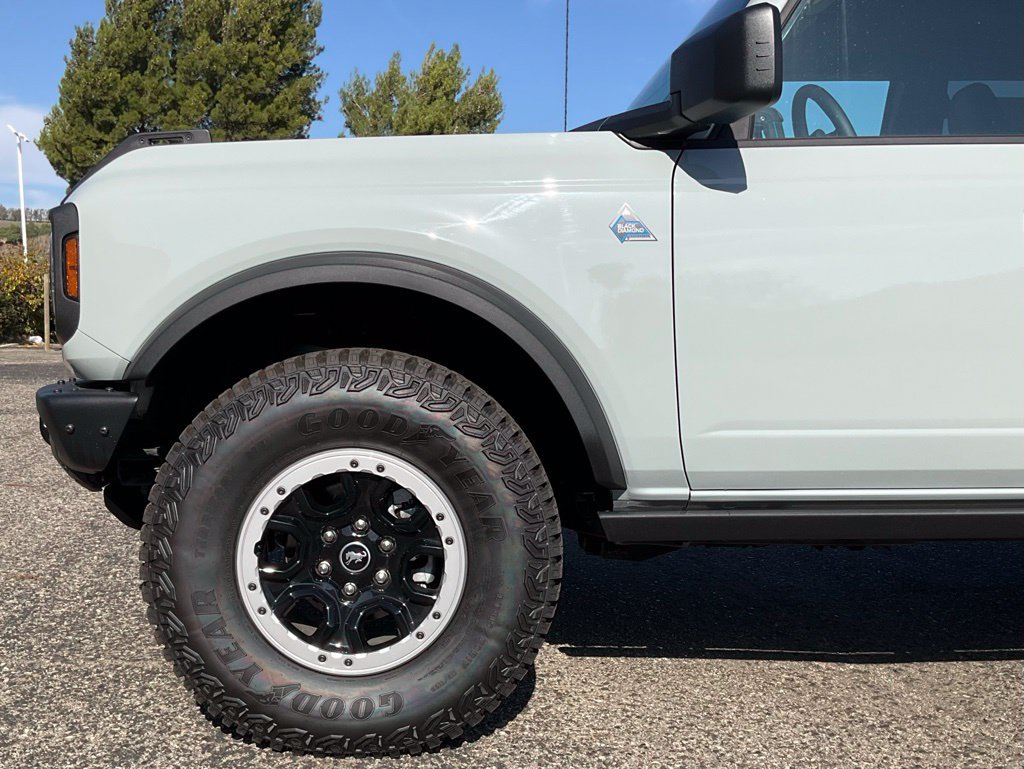 Certified 2024 Ford Bronco Black Diamond w/ Sasquatch Package AWD/4WD image 10