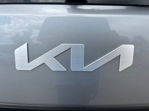Used 2025 Kia Soul LX w/ LX Technology Package FWD image 28