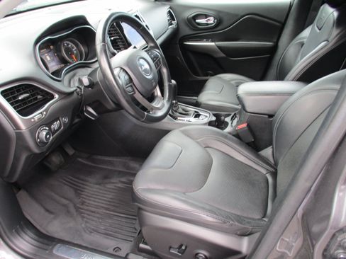 Used 2019 Jeep Cherokee Limited AWD/4WD image 11