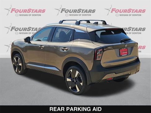 New 2026 Nissan Kicks SR image 7