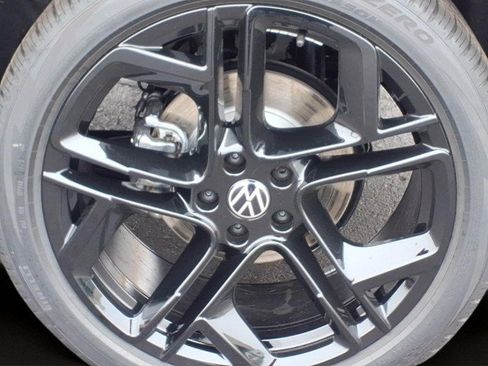 New 2026 Volkswagen Tiguan SE R-Line image 2