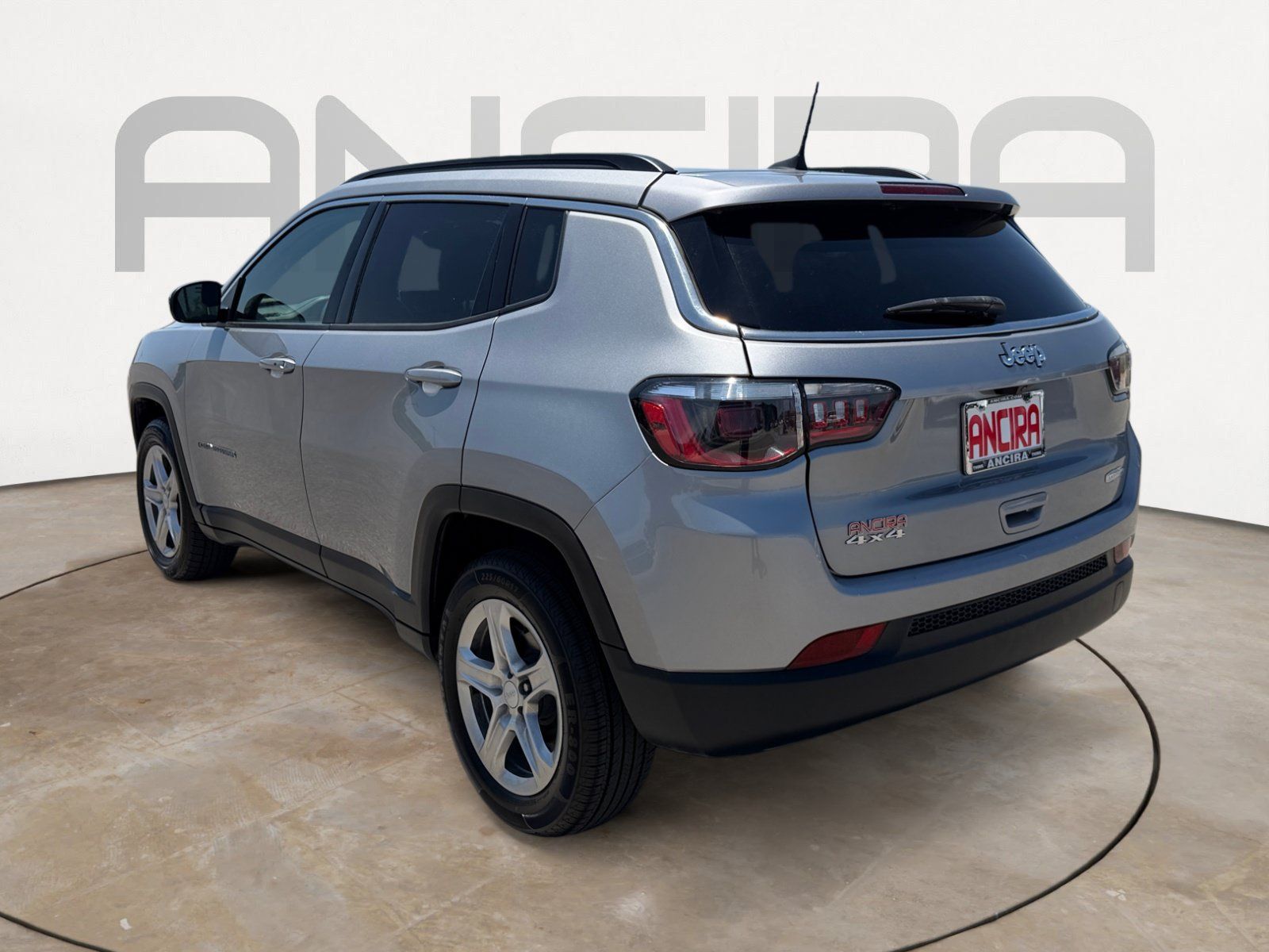 Used 2024 Jeep Compass Latitude AWD/4WD image 8
