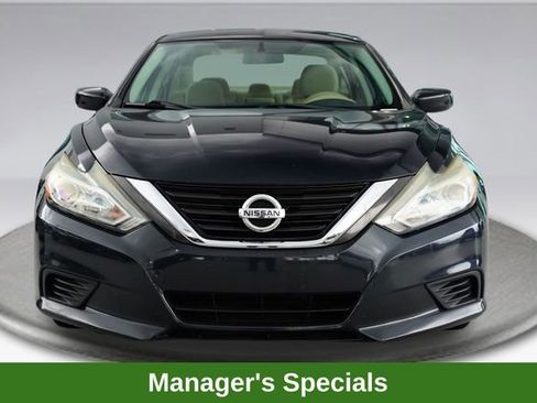 Used 2016 Nissan Altima 2.5 S w/ Power Driver Seat Package FWD image 2