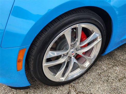 Used 2022 Chevrolet Camaro LT w/ RS Package image 10