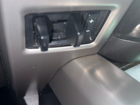 Used 2015 Ford F150 Platinum w/ Equipment Group 701A Luxury AWD/4WD image 57