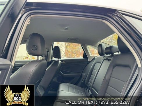 Used 2024 Volkswagen Jetta SE image 7