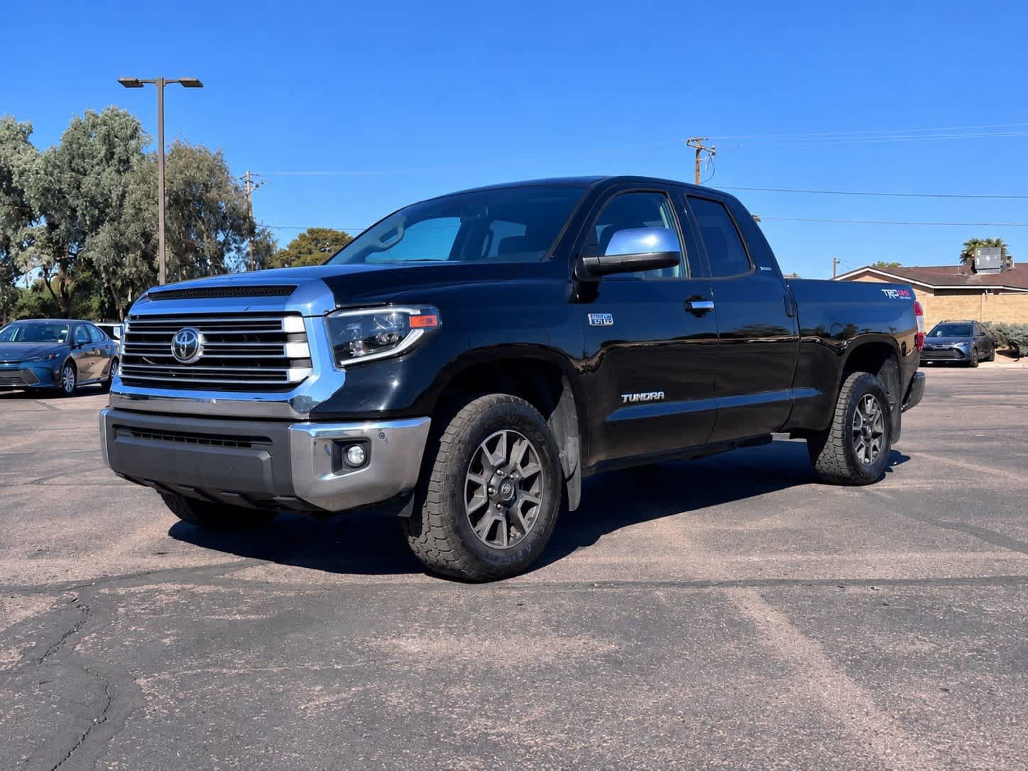 Used 2021 Toyota Tundra Limited w/ Limited Premium Package AWD/4WD image 2