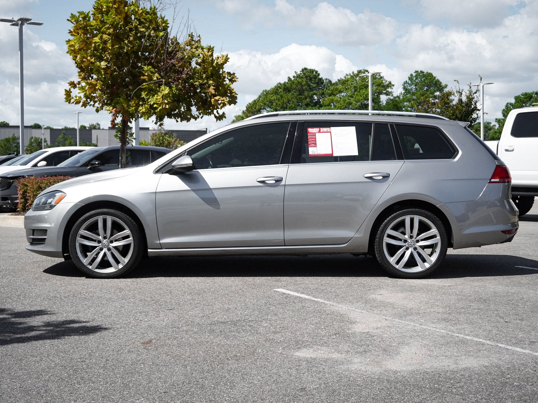 Used 2015 Volkswagen Golf TDI SEL w/ Lighting Package (SEL) FWD image 7