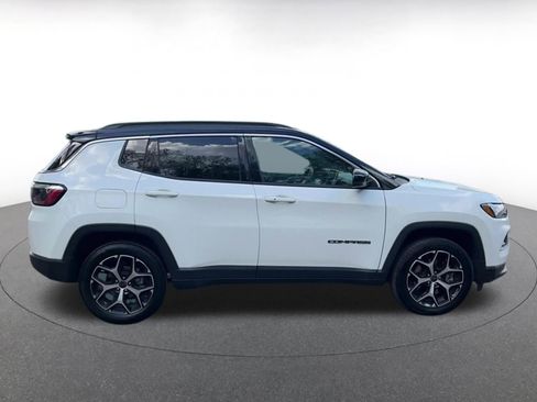 Used 2025 Jeep Compass Limited AWD/4WD image 16